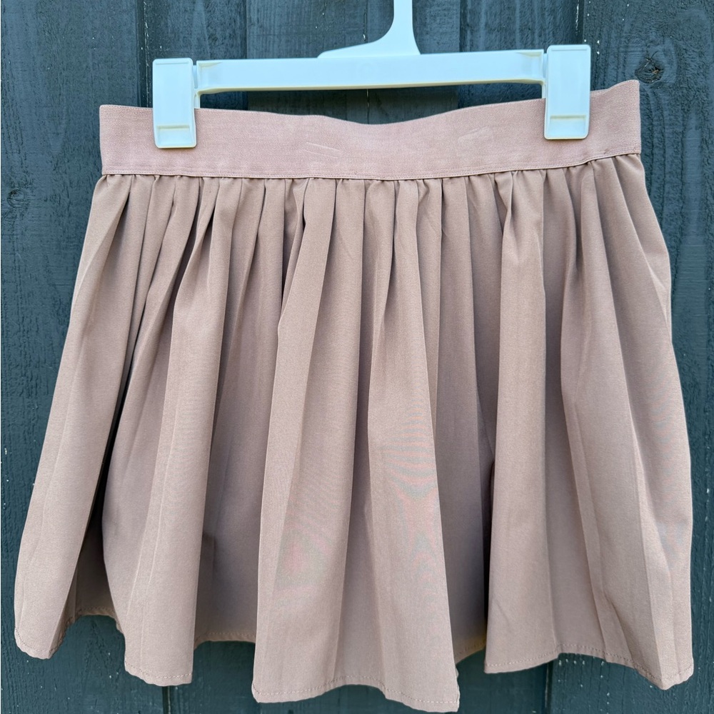 Papaya Women’s Pleated Flowy Skort Sz L beige/brown/tan *Discounted shipping*
